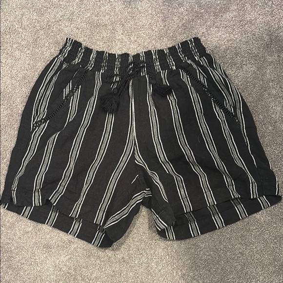 BRIGGS NEW YORK Black and White Women’s Striped Shorts - Picture 1 of 3